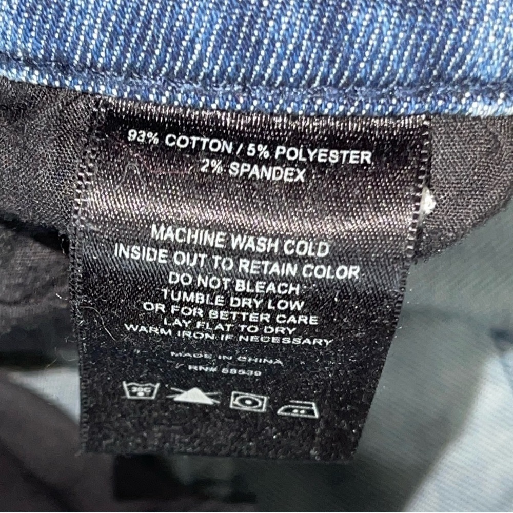 Kut from Kloth Farrah baby bootcut jeans. Size 8 GUC - Picture 7 of 9